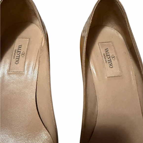 Valentino Garavani Women's Tan Bow Heels - 39 - Picture 4 of 6